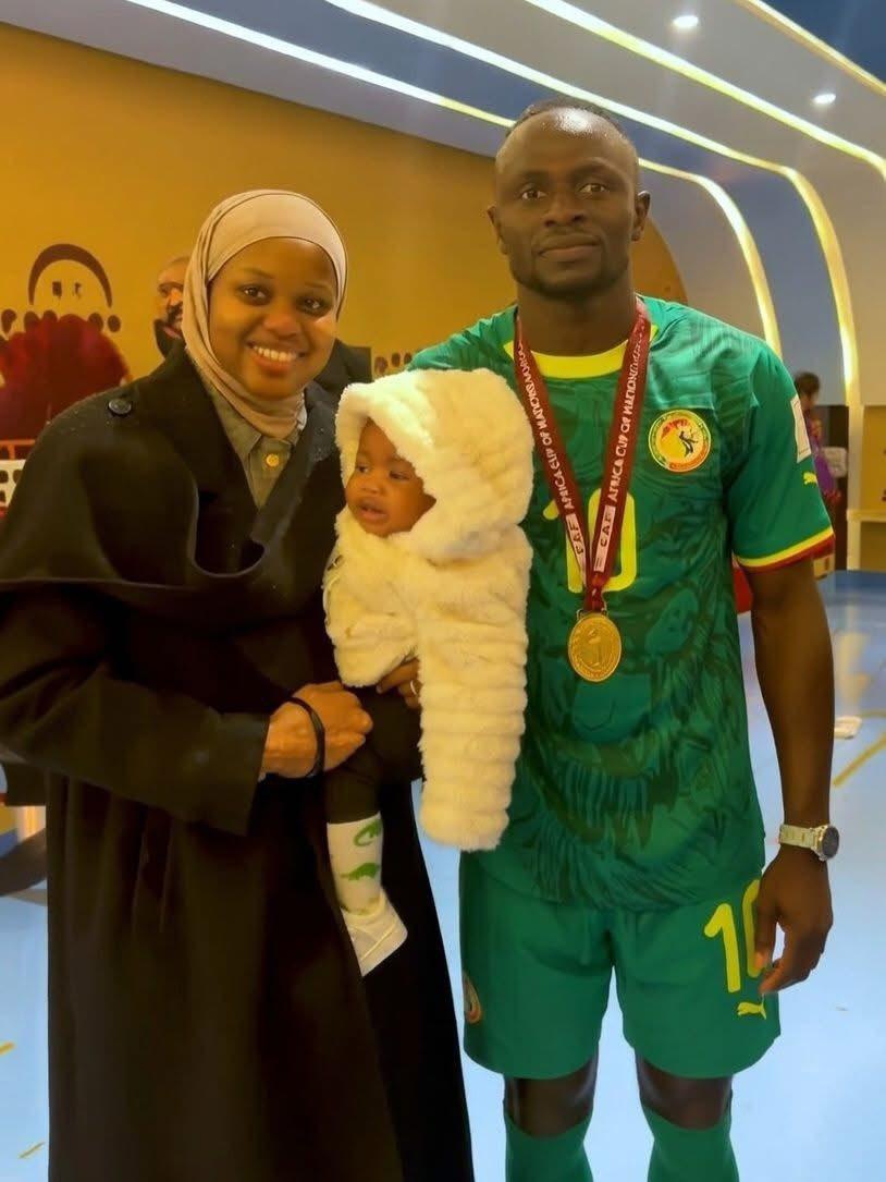 zoomafrika1's tweet photo. Senegal's Sadio Mané retired from international football after a legendary 14-year career. The 34-year-old departs as the nation's all-time top scorer, a two-time AFCON-winning captain, and a three-time FIFA World Cup participant, bringing an unforgettable era of Senegalese football to a close.