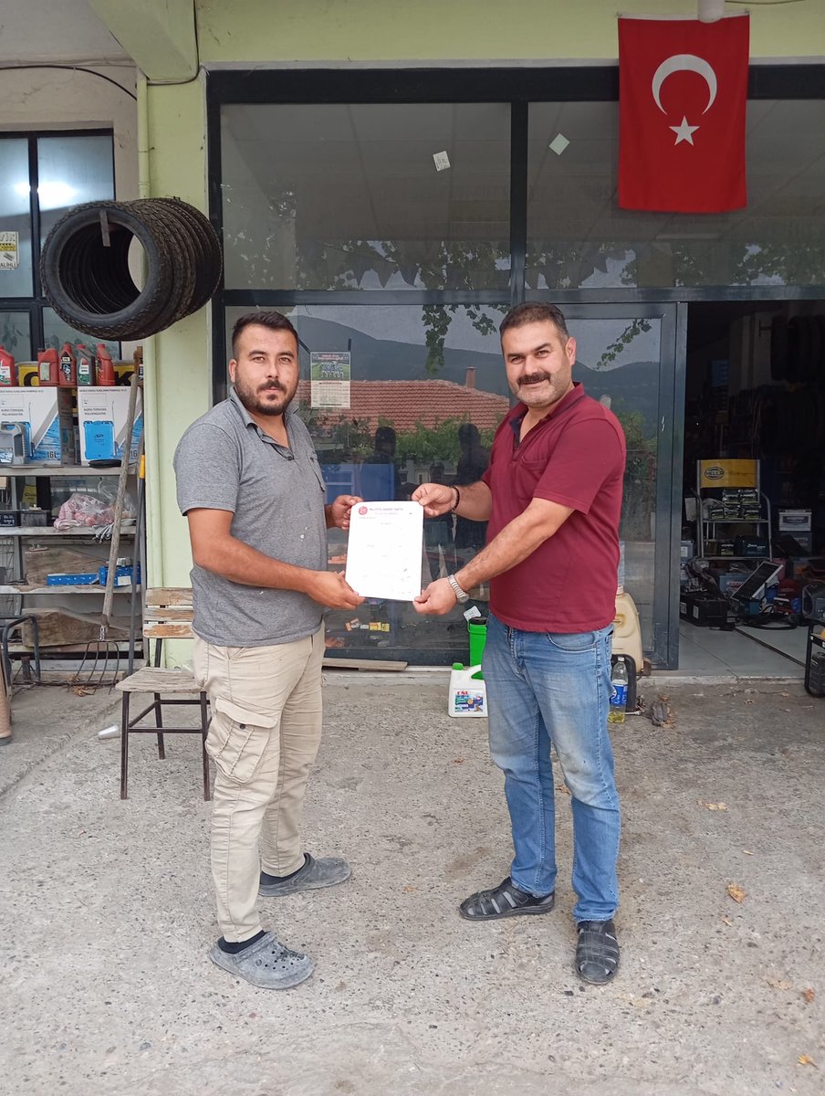 aliakguntr's tweet photo. 📍Yeni Üye Kaydı
Çeşitli partilerden istifa edip partimize katılan vatandaşlarımıza yeni üyelikleri hayırlı olsun 🇹🇷🇹🇷🇹🇷 https://t.co/IkKQUNK1tO