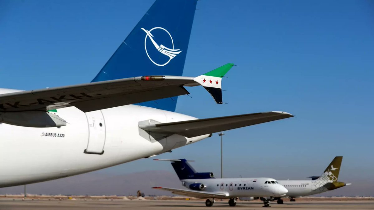 AviationWG's tweet photo. سوريا تستعد لطلب طائرات من إيرباص..

الرئيس السوري أحمد الشرع يؤكد أن سوريا ستطلب 8 طائرات من إيرباص، وذلك في تصريح لوسائل إعلام فرنسية على هامش زيارة الرئيس الفرنسي لسوريا.

آخر طلبية للسورية من إيرباص كانت قبل أكثر من 30 عام، ومنذ ذلك الحين لم يتم تسجيل أي طلبات مباشرة من إيرباص للناقلات السورية.

يُذكر أن الحكومة السورية حصلت على تمويل بقيمة 250 مليون دولار خلال العام الماضي، بهدف الاستحواذ على 10 طائرات A320.