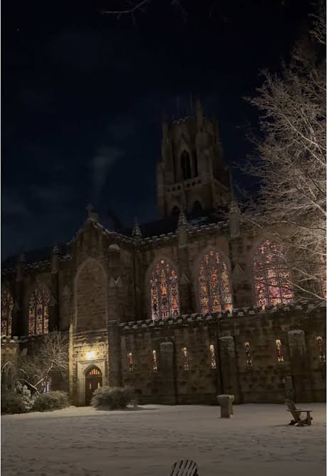 d08890's tweet photo. this is, however, all a distraction from what is objectively the most beautiful university campus in the united states, sewanee https://t.co/4IQsGlxCoU