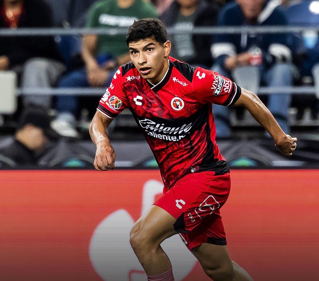 LakayD11's tweet photo. @Brujismo7 dejaron fuera al mejor mediocampista de la Liga MX... https://t.co/TsNBgfc8vR