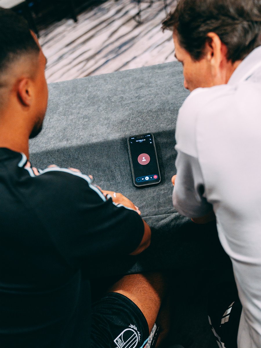 BelRedDevils's tweet photo. Final tactical meeting. 👑 https://t.co/3pdLsKIeKm
