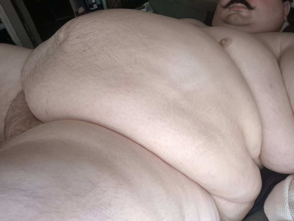 frizzy4fries's tweet photo. Hungry belly https://t.co/EakUZgK5mP
