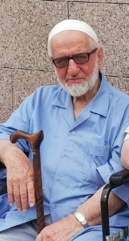 karafurkn's tweet photo. اِنَّا لِلّٰهِ وَاِنَّٓا اِلَيْهِ رَاجِعُونَۜ

​İzmir’in manevi büyüklerinden, Halvetî-Uşşâkî yolu mürşidi Şeyh Muhiddin Akhan Hocaefendi vefat etmiştir.

​Rabbim mekânını cennet, makamını âli eylesin. Ailesine, sevenlerine ve tüm ihvanına sabr-ı cemil ihsan eylesin. https://t.co/Uf3UMV7afx