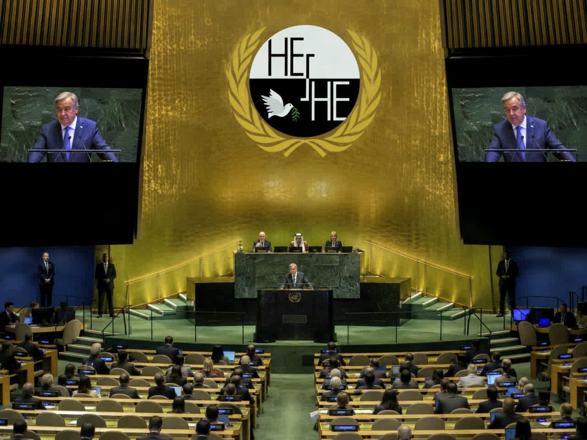heshemardzan's tweet photo. @antonioguterres #HEsHEمردزن
#HEsHE_Challenge
#Gender_Equality
#HEsHE_Global_Balance
#Change_of_the_UN_logo https://t.co/vMwXZGvLHA