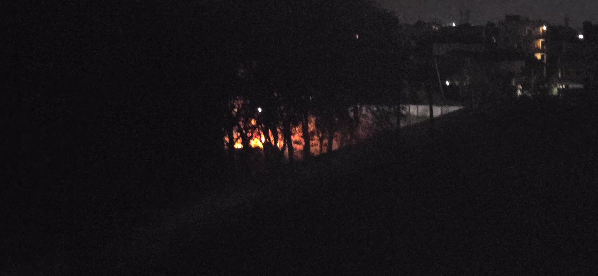 Fests_Info's tweet photo. @GHMCOnline @CommissionrGHMC 

As usual Shubham Convention, Nagole folks burning trash for over 2 hours now and the air is unbreathable. https://t.co/Je5wTX72iK