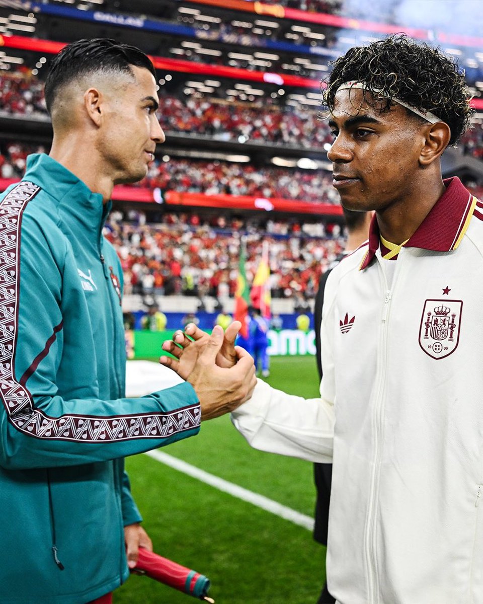 Fooootest's tweet photo. ロナウド(41)🇵🇹  ×    ヤマル(18)🇪🇸

世代を超えたスター同士がW杯で激突🔥

📸@ESPNFC https://t.co/c15yaTRcyF
