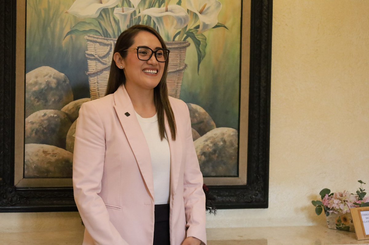 pm_diana's tweet photo. Seguimos sumando esfuerzos para atraer proyectos que impulsen la calidad educativa de la @UPQoficial y se conviertan en beneficios que fortalezcan el éxito profesional de nuestras y nuestros cardenales. 

#OrgulloCardenal #SomosUPQ #CorazónDeAcero https://t.co/6xwm8L67Y1