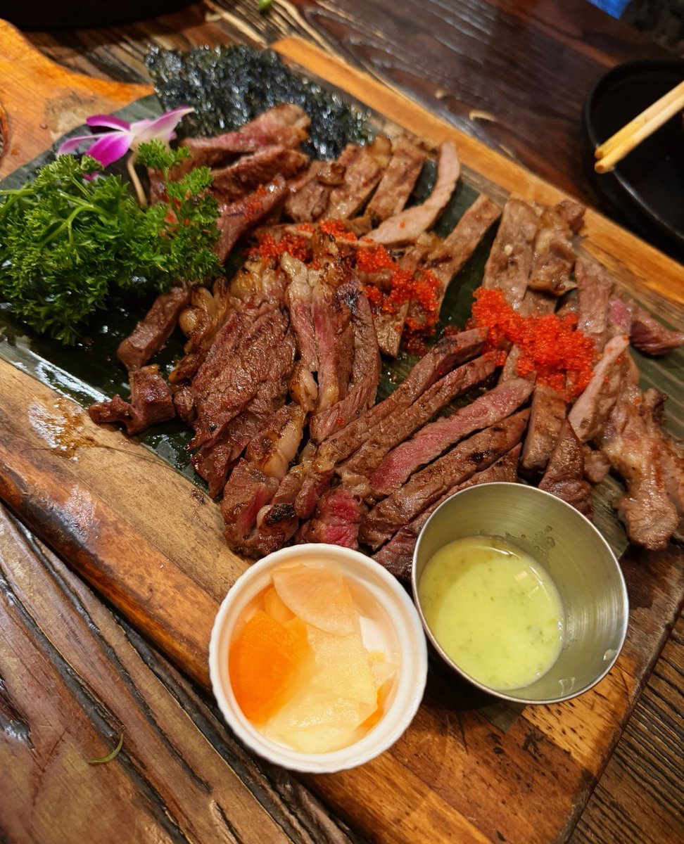 Nina_now's tweet photo. I couldn't resist the delicious food and really wanted to swallow them all in one bite.😋 https://t.co/Zm4Fd57YZe