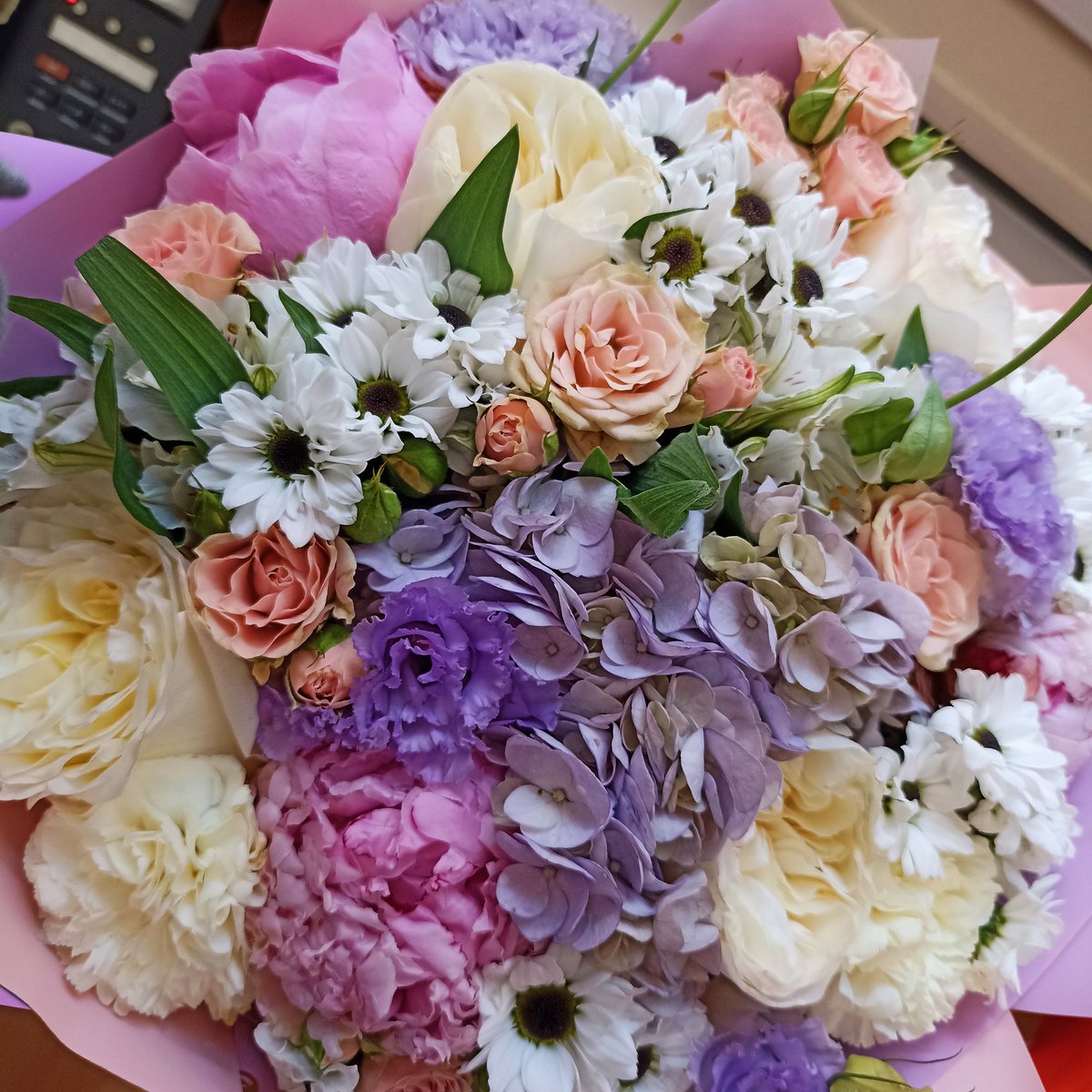 tinyfeuer's tweet photo. ура поздравительные цветочки 😍😍😍 https://t.co/aubBr6tnUg