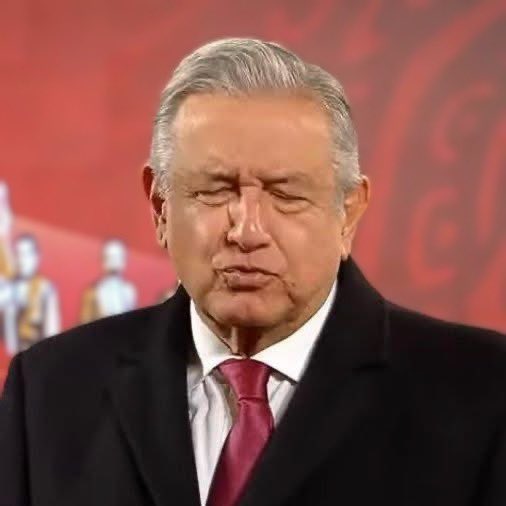 JaviDu73's tweet photo. @sabinaberman Es cierto.
A @lopezobrador_ le empujó #Monsi todo hasta adentro. https://t.co/sqg8ywKMOB
