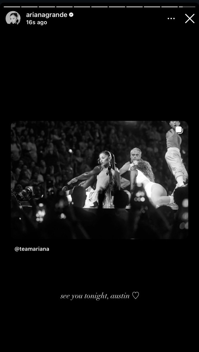 sweetenerspine's tweet photo. i’m crying isn’t she in atlanta https://t.co/6RaxWyoJF9