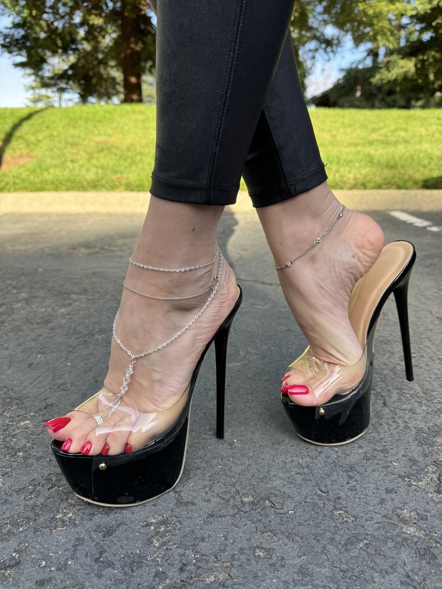 missheels0707's tweet photo. Office heels or weekend heels?

Which vibe wins? 🤍 https://t.co/yJH4gB2FLb