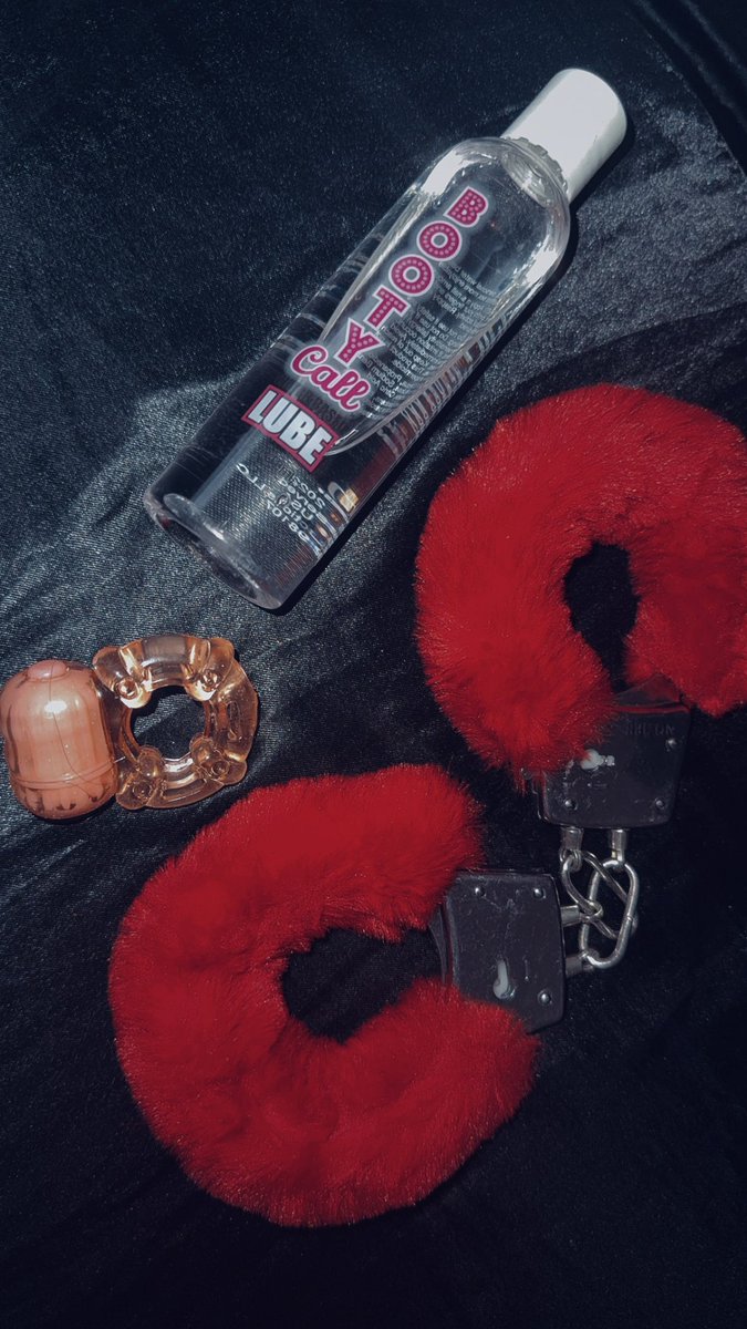 Thecouplenxt's tweet photo. What are we getting into tonight ? 😏 
 
One way to find out my sexy savages….

#fansly #fantasies #lube #cockring #foreplay 

https://t.co/in2eL4FW0W https://t.co/qKJnG8EZka