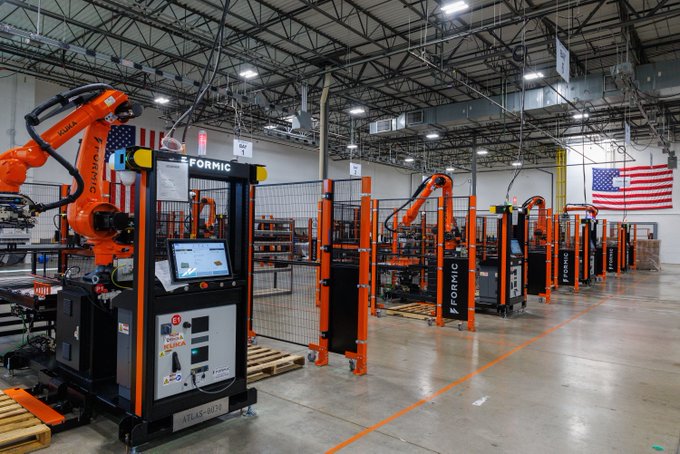 LorimerVentures's tweet photo. 🇺🇸🏭Great piece by @blsuth at @business on how Tariffs won't fix U.S. manufacturing. Access to automation (E.g. @goformic) will.👇

💰The Problem: America is the 2nd largest manufacturer in the world and 75% of the 250,000 U.S. factories have <20 employees. In '26, over 90% those don't use a single robot and basic automation can cost $100K+ with full lines costing millions. 

🧠The Solution: @samanfarid and @goformic's "Netflix for robots" fixes the math: pay monthly, skip the capex, skip the maintenance headcount.

🗞️🦾Read more here: https://t.co/JEGNbJECJm