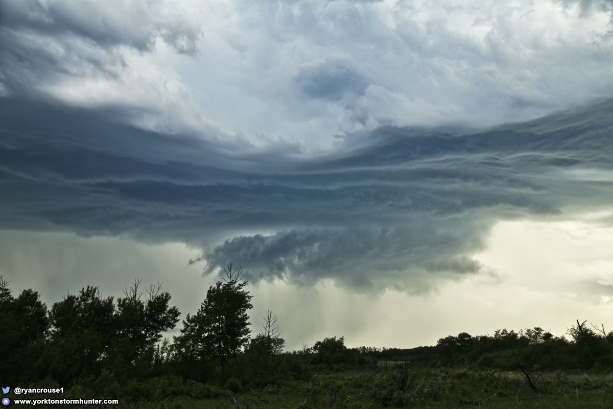 ryancrouse1's tweet photo. July 5, 2026
Tornado Warned Storms - Pipestone MB, Gainsborough SK to Virden MB
#stormhour #storm #thunderstorm #NaturePhotography #ThePhotoHour #natgeoyourshot #photooftheday #BeautifulWorld #exploresask #wxtwitter #stormchasing #severeweather #weather #skstorm #skwx #mbstorm https://t.co/Ozo9JqUivr