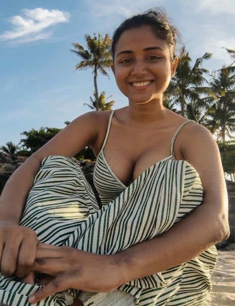Posex6969's tweet photo. Indha vada podhuma illa innum konja venuma 
Molaiyazagi aishu ahh ennamaari katta🥵😘 https://t.co/BN4XHteSyX