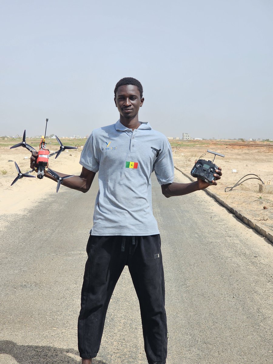 Mouhamadou23294's tweet photo. Aujourd'hui, un drone. Demain, une industrie aéronautique conçue et fabriquée en Afrique. Le rêve est déjà en vol. 🇸🇳✈️
#senegal #technologie #dronefpv https://t.co/kTp9E7QBqg