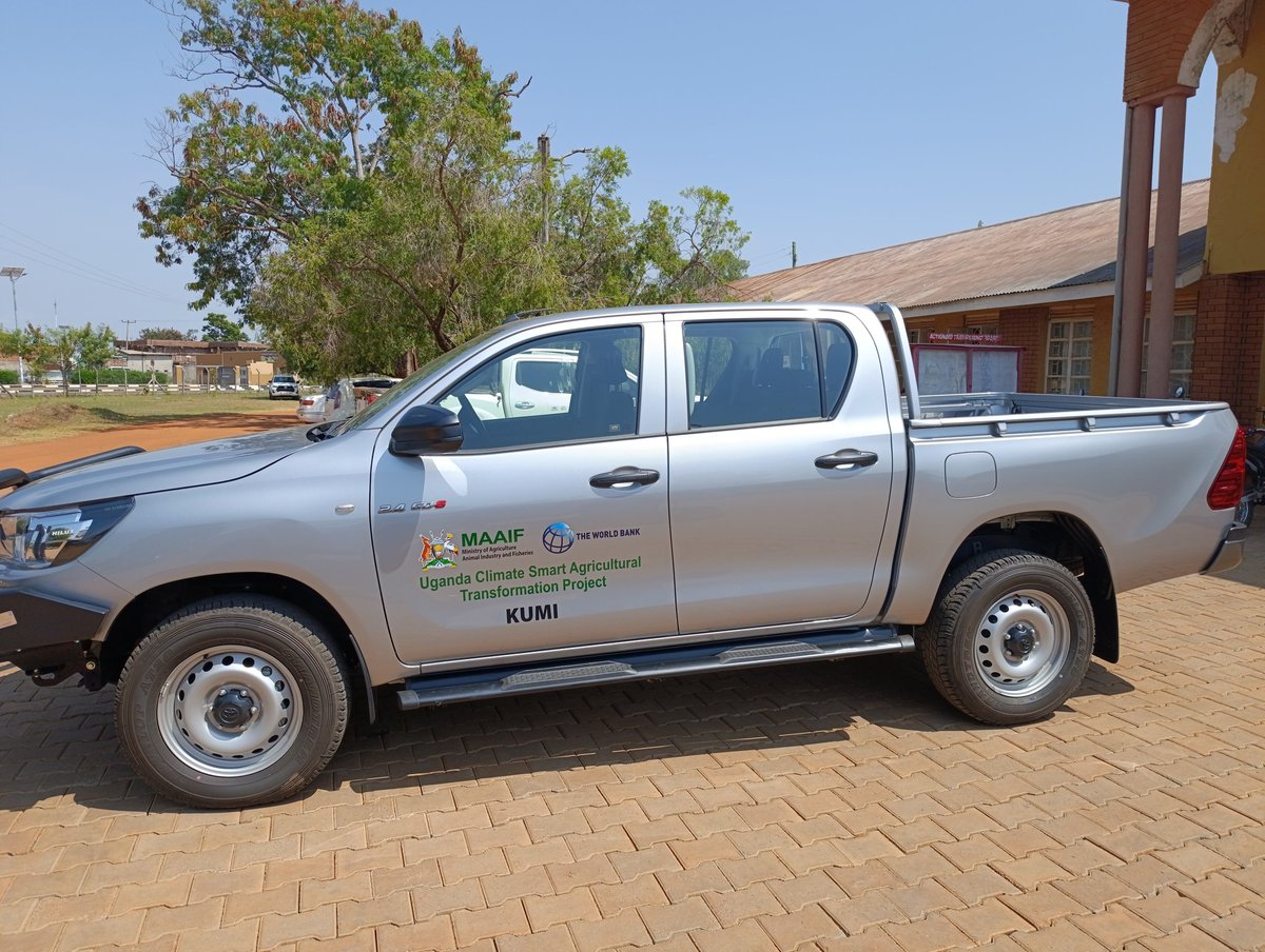 GovtKumi's tweet photo. The District leaders earlier today received a vehicle from @MAAIF_Uganda under @UCSATP  to support the implementation of the project activities in the district.
This comes as a major boost to the district for the success of the project.
@GCICUganda @GovUganda
@ https://t.co/KTyzZgfcZA