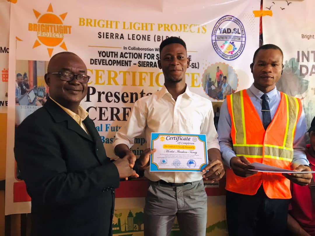 theblprojects's tweet photo. 🎓 15 graduates. New opportunities. Bright Light Projects celebrated another successful DFSL Computer Skills Graduation in Makeni, empowering youth for the digital future

#DFSL #DigitalLiteracy @DSTISierraLeone https://t.co/etCojjgoqY