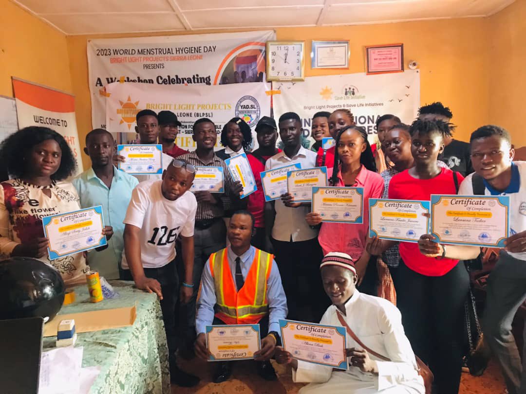 theblprojects's tweet photo. 🎓 15 graduates. New opportunities. Bright Light Projects celebrated another successful DFSL Computer Skills Graduation in Makeni, empowering youth for the digital future

#DFSL #DigitalLiteracy @DSTISierraLeone https://t.co/etCojjgoqY