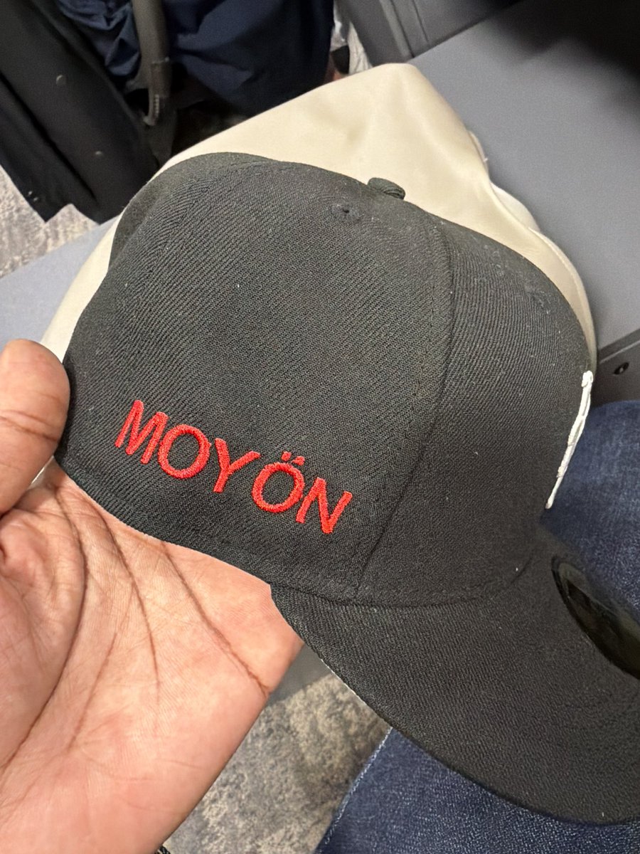 Moyön™️ tweet media