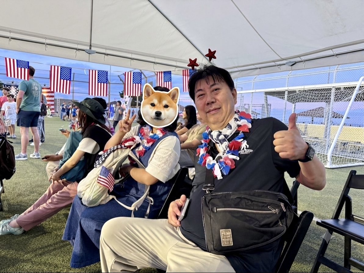 madaimini's tweet photo. 米軍基地の建国250周年 マイコーのそっくりさん笑😆 https://t.co/o9uMX4ugtc