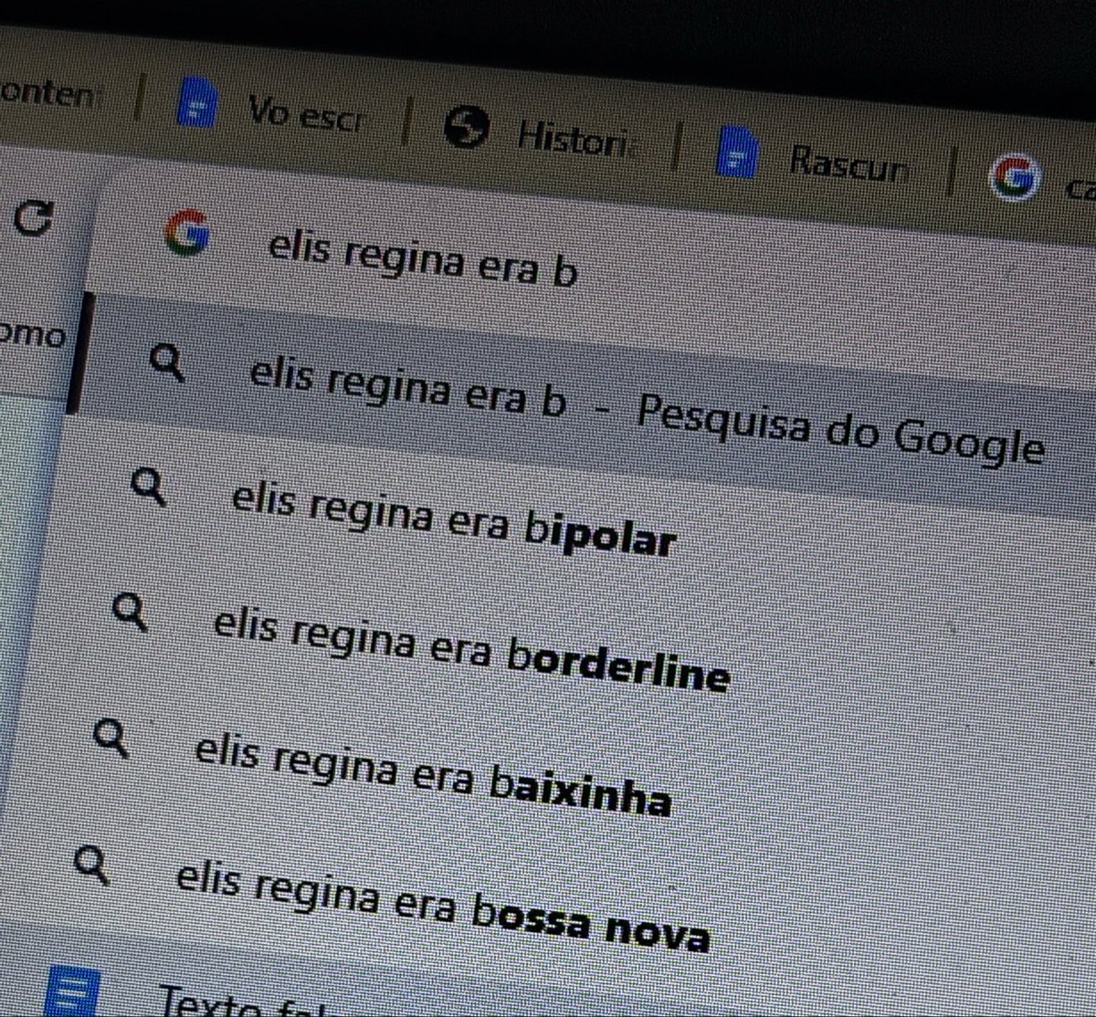 gaganaked's tweet photo. elis regina era:
bipolar 
borderline 
baixinha https://t.co/5NxxKEQSUI