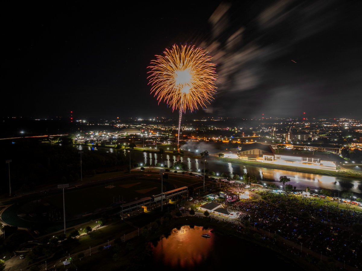 cityofwaco's tweet photo. What an incredible turnout for this year's #FourthOnTheBrazos!

Thanks to all who came out to celebrate America's 250th birthday with us! We hope you enjoyed an evening filled with family &amp; friends, live music, delicious food, and unforgettable laser &amp; fireworks shows!

#wacotx https://t.co/CmQhxloLYT