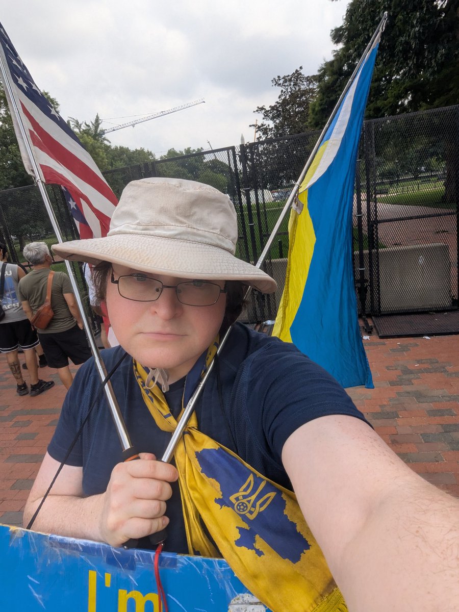 ukrainerallydc's tweet photo. Don't forget to call your members of Congress and tell them to support Ukraine!
Join us here at H Street and 16th St by Lafayette Park until 5pm today Monday.
#CrimeaIsUkraine 🇺🇸🇺🇦 https://t.co/OTNYneJ8jB