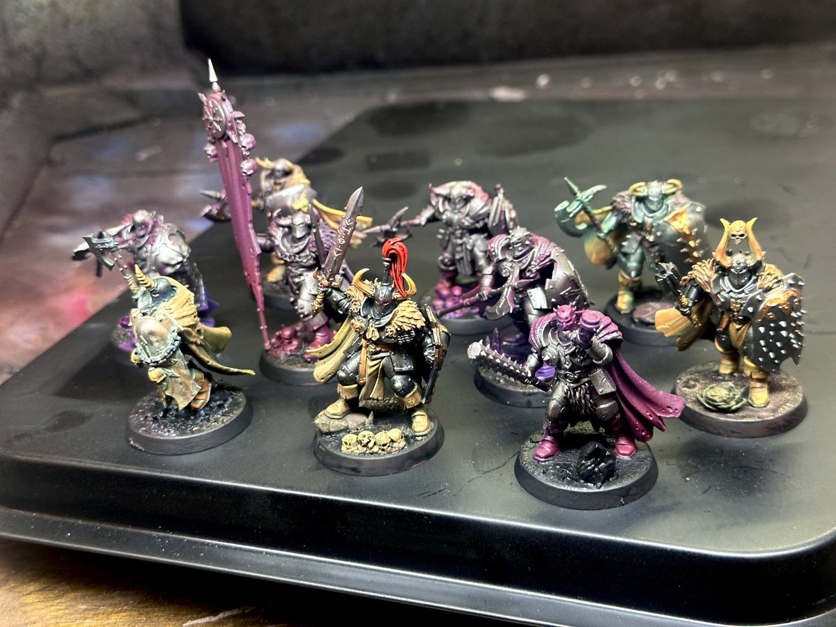 chris_knox's tweet photo. I can’t believe how much #joy these #gw #gamesworkshop #chaosknights on foot are bringing me. My #innerchild is feeling so happy. I was so lucky that my #teenage #daughters got these for me for #fathersday. I am lucky #dad and I am looking forward to toppling the #empire https://t.co/iCPNs7rP2c
