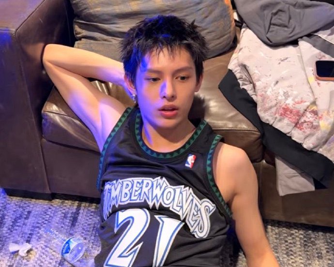 w_dew__'s tweet photo. 젯른 https://t.co/sn00TW2l3n