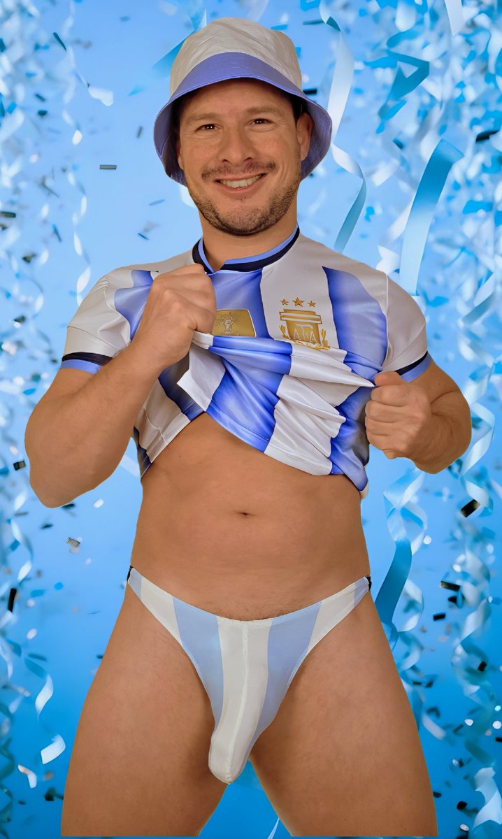 nachoganico's tweet photo. 🇦🇷hincha con "barra brava" 🤣
¡vamos Argentina!🫶 https://t.co/LcL4rBXmBn