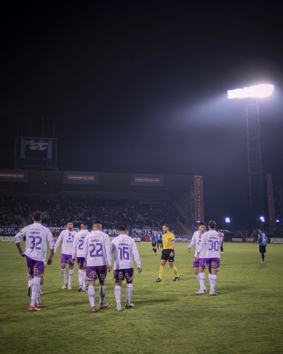elconce_cl's tweet photo. 🚨 Información importante

Comunicamos a nuestra comunidad que, debido a inconvenientes en el traslado de la delegación de Deportes Temuco, el horario del inicio del partido se encuentra a la espera de la decisión que adopte la Gerencia de Ligas de la ANFP. 

Apenas exista una resolución oficial, la comunicaremos a través de nuestros canales.