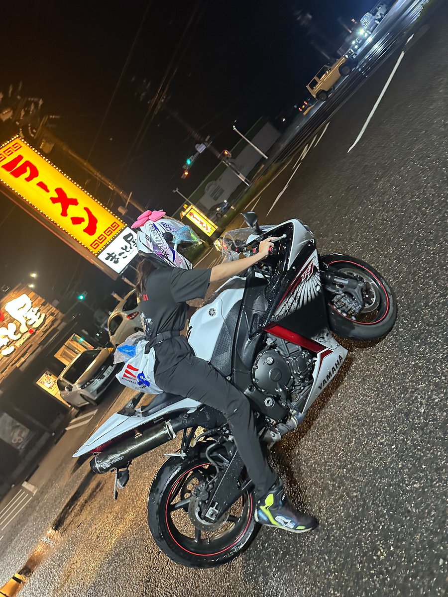 choichoichan87's tweet photo. 8耐楽しかった🫶
土砂降りの中バイクで行ってビタビタw
来年からは雨降ったら絶対車出そうと決意しましたw https://t.co/6KxgJWbv1i