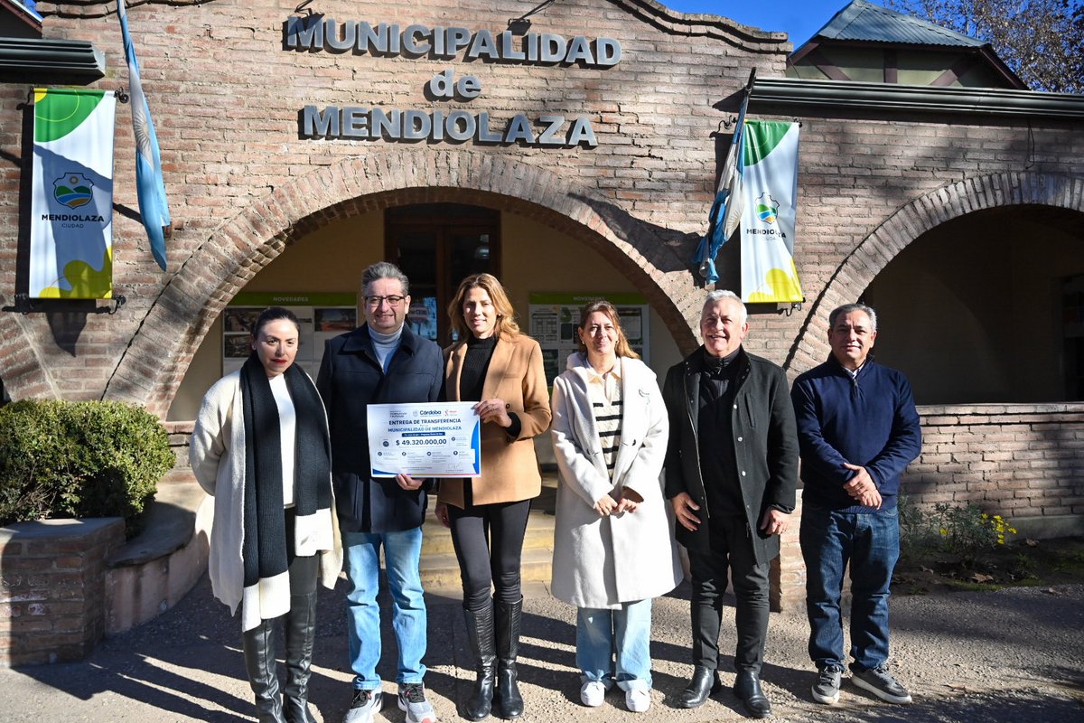 GustavoHBrandan's tweet photo. ¡Lunes de territorio y gestión federal! Recorrimos Mendiolaza, Villa Cerro Azul, La Granja, Ascochinga y Sarmiento. 🤝 Vinimos a traer soluciones: gas para escuelas y hogares 🔥, obras viales junto a cooperativas de trabajo 🚧 y equipamiento para fortalecer el servicio eléctrico. https://t.co/g0Ri4s29uF