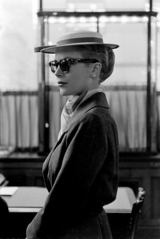 distractedfilm's tweet photo. Vintage Elegant.

Grace Kelly. https://t.co/ArZf257orJ