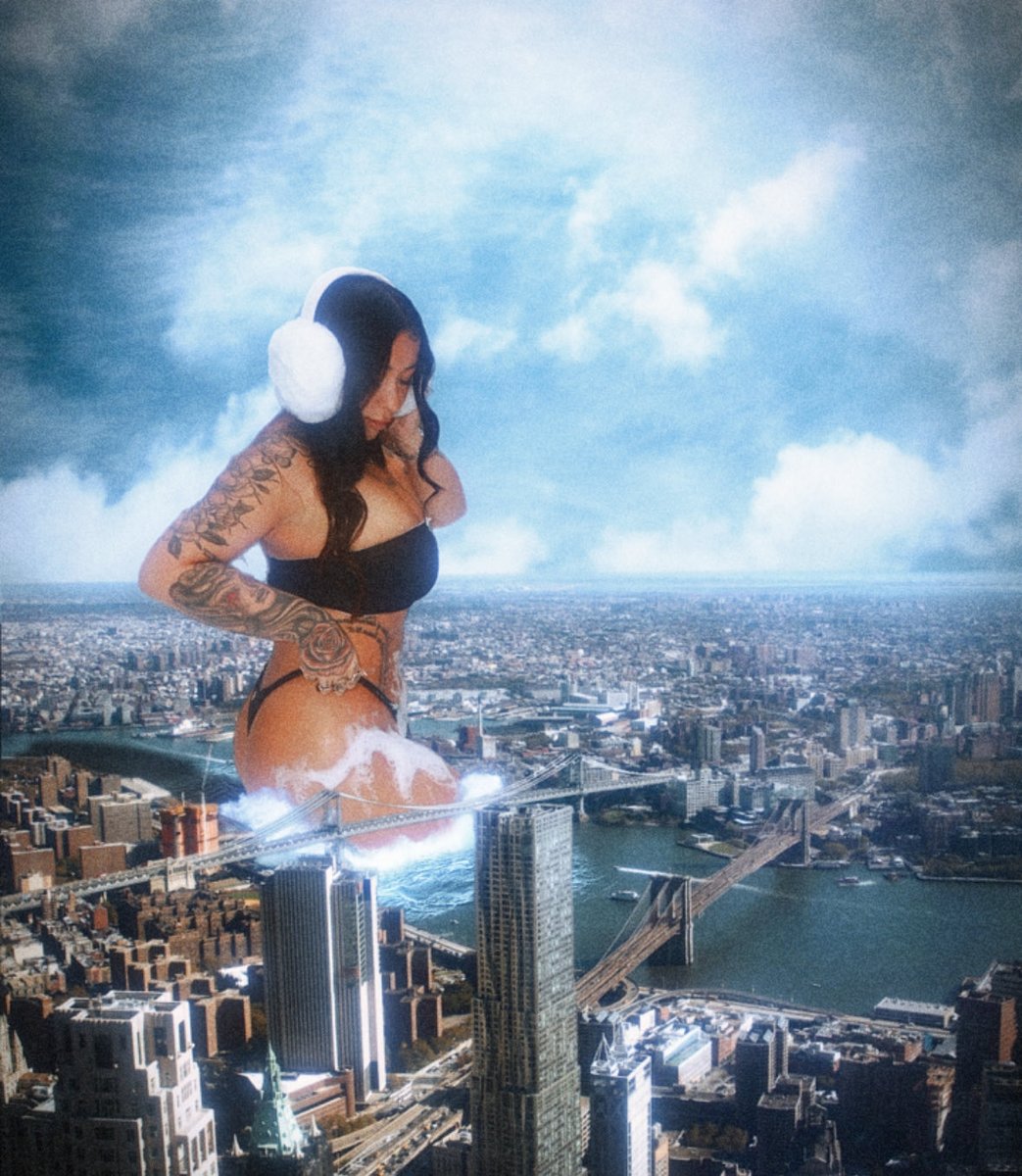 legosized2's tweet photo. Wading
#danicohn #daniellecohn
#giantess #sizetwitter https://t.co/NoASNVnFhv