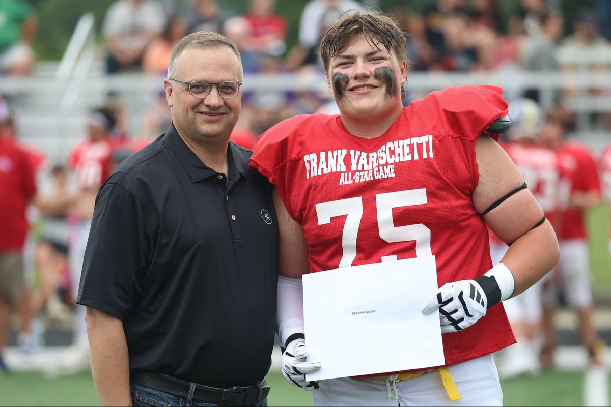 FrankVarischet1's tweet photo. Joe Reschini, President, presents The Reschini Group Scholarship to Everett Fulton of Keystone at the 11th Annual Frank Varischetti All-Star Game. Everett will attend Alfred State College to study Business. Congratulations, Everett!
 
Photo courtesy of Zak Lantz https://t.co/sjTkAX2oiu