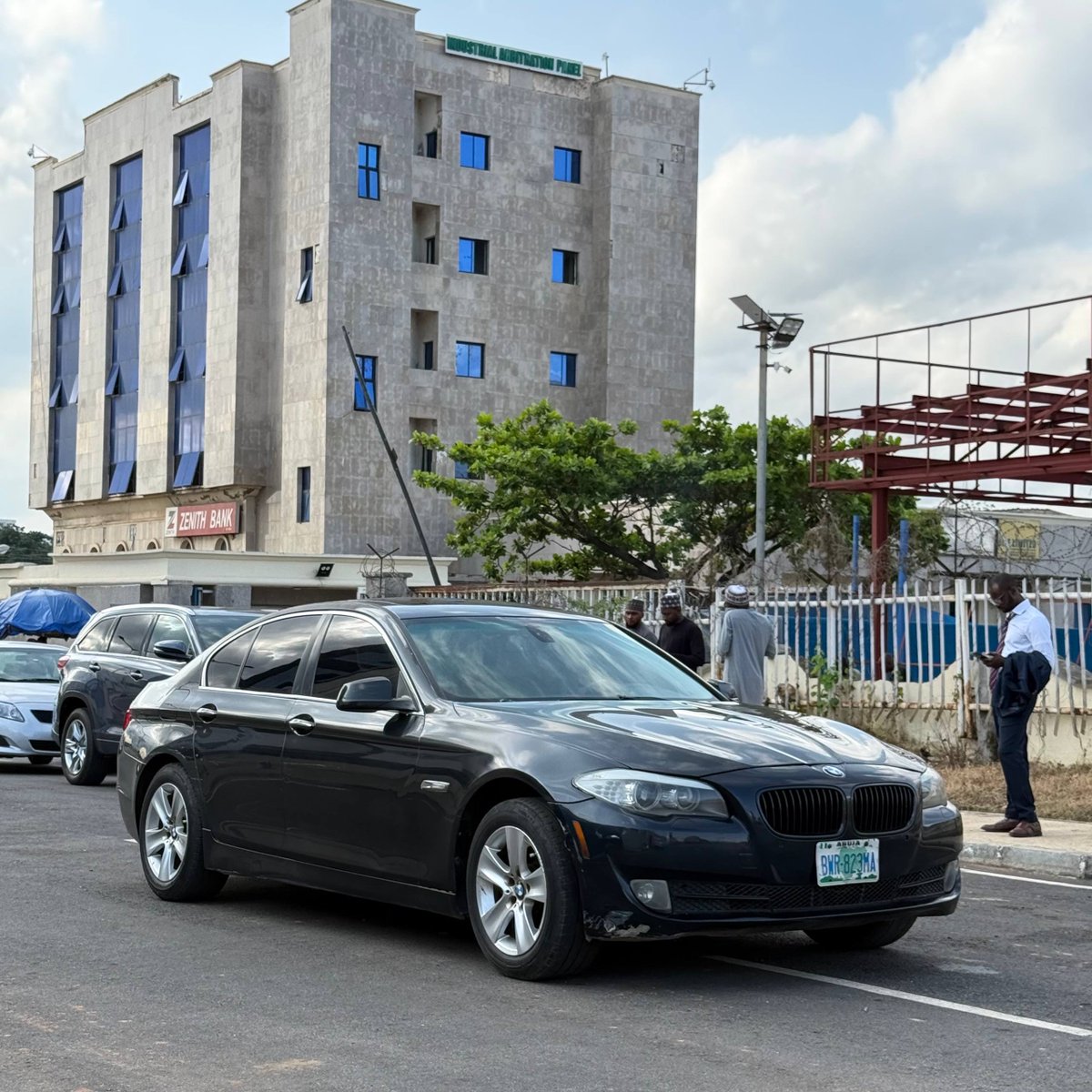WutaMotorsNG's tweet photo. Nigerian Used BMW 528i🔥🔥
Year: 2013
Custom duty: paid
Price: N8.5M
Location: Abuja
Call/Whatsapp 08056139710 https://t.co/YMv8jrrUt7