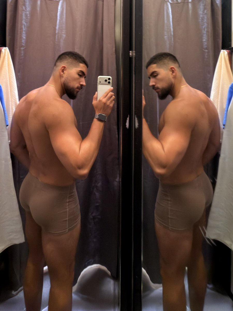 mateofrancov's tweet photo. Mirror check #9182830 of the day 😂 https://t.co/WqpclqLp5F