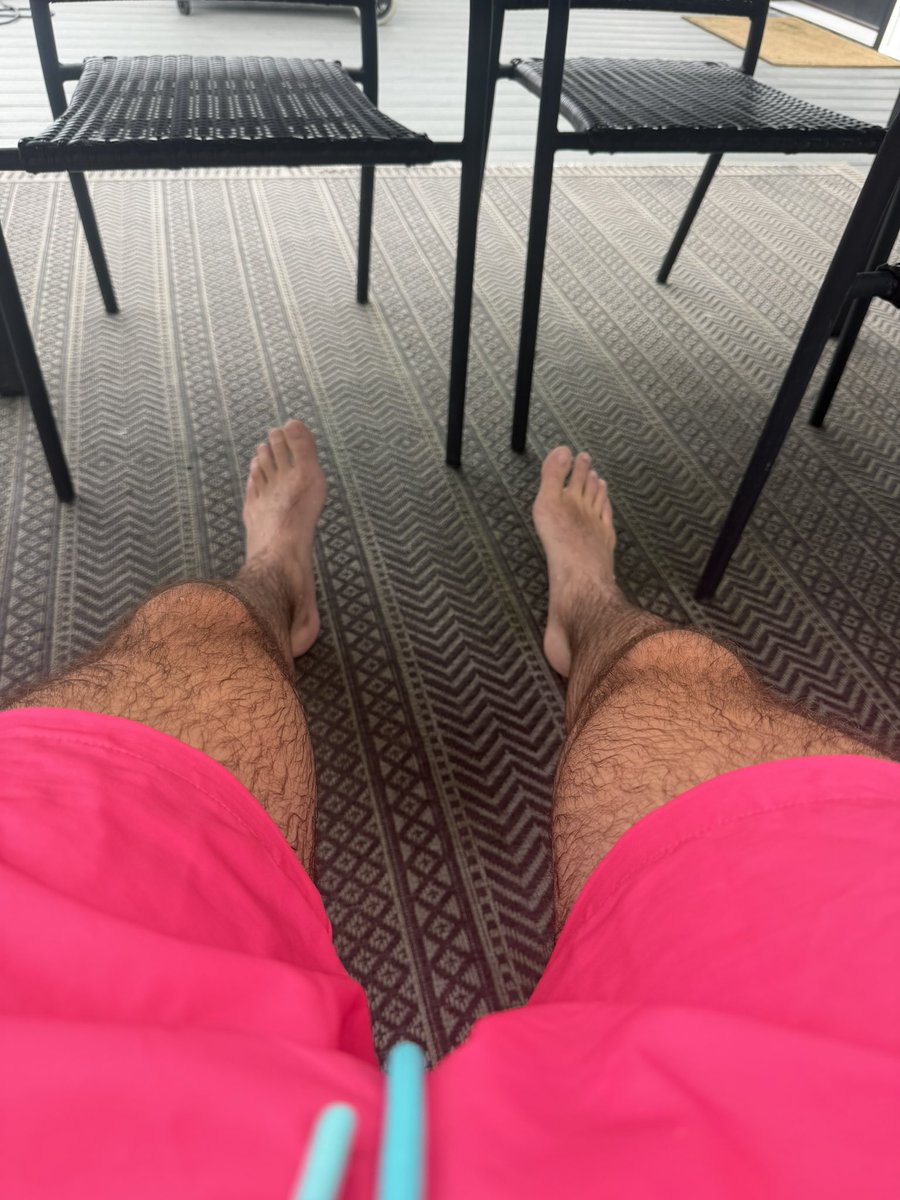 Master_Gabe13's tweet photo. your pathetic face belongs at my feet, lick these soles and send
#youngalpha #teen #findom #cashking #feetworshi̇p #cashmaster #alphamale https://t.co/UOSHUqt3oP