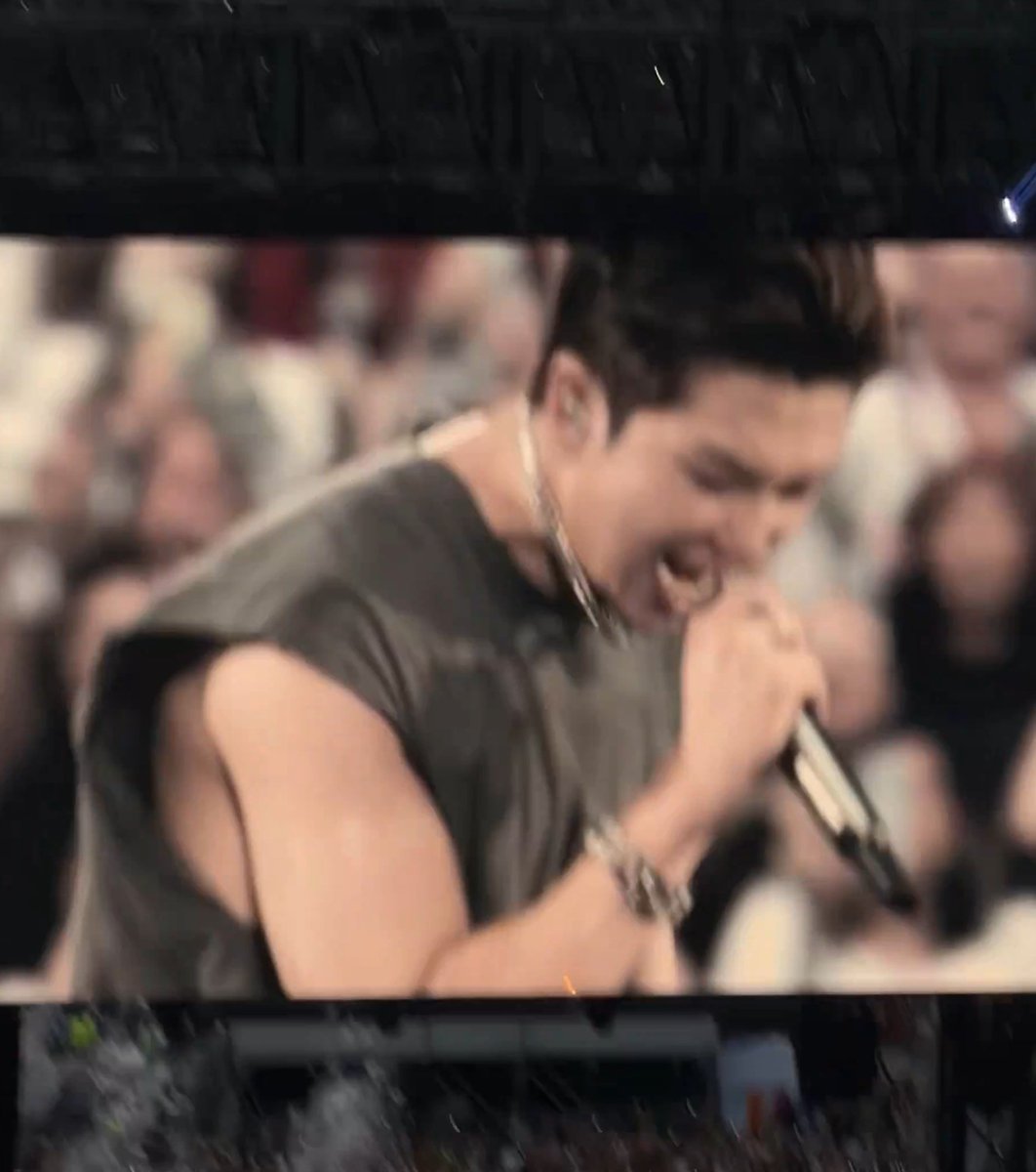 Joons_thighs_'s tweet photo. FVCKING HELL KIM NAMJOON!!! https://t.co/vePp1o107j