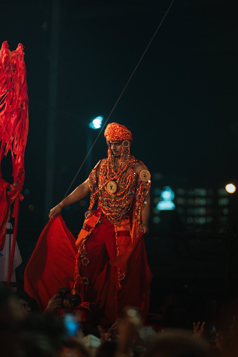 LTCarnival's tweet photo. Al-Ghurūb ✨

Stories of the SAND ⏳

Designed by: Naas Mohammed  
Captured by: @nwalker_34 

Full website and Registration deets coming soon 😁

#StoriesoftheSand #TrinidadCarnival #TrinidadCarnival2027 #TheLostTribeCarnival #ARevolutionofMas https://t.co/8SaZ7TpXx6