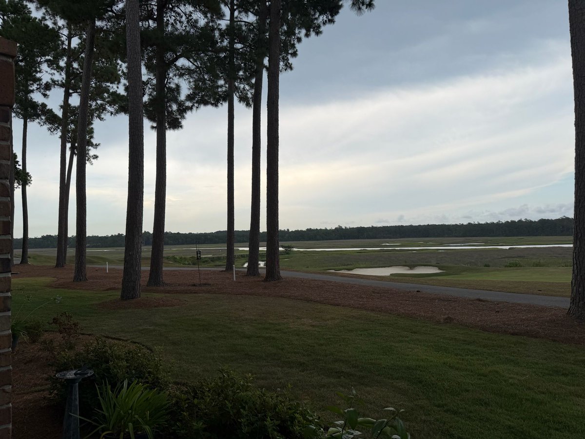 JohnDalyNews's tweet photo. Why Storms Avoid Us in Shallotte, NC.
A Weather PhD explains it.
Listen in.
https://t.co/QXD24INGQB
#ShallotteNC #LessRain #ChrisHennonPhD #HennonWeather #CarolinaBuzz https://t.co/NNSiTS4Cts