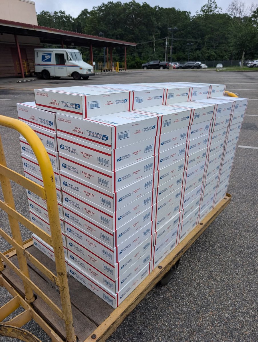 CigarsFWarriors's tweet photo. 105 Cigars for Warriors care packages, 7,875 cigars outbound to our Combat Troops! #cfwpt #CigarsForWarriors
https://t.co/dX6fde5O6K
#SupportCFW
#SupportTheTroops
#Liv2Srv
CFW4LIFE
Operation: Cigars for Warriors
Cigar Press https://t.co/FjQL1f8Lo1