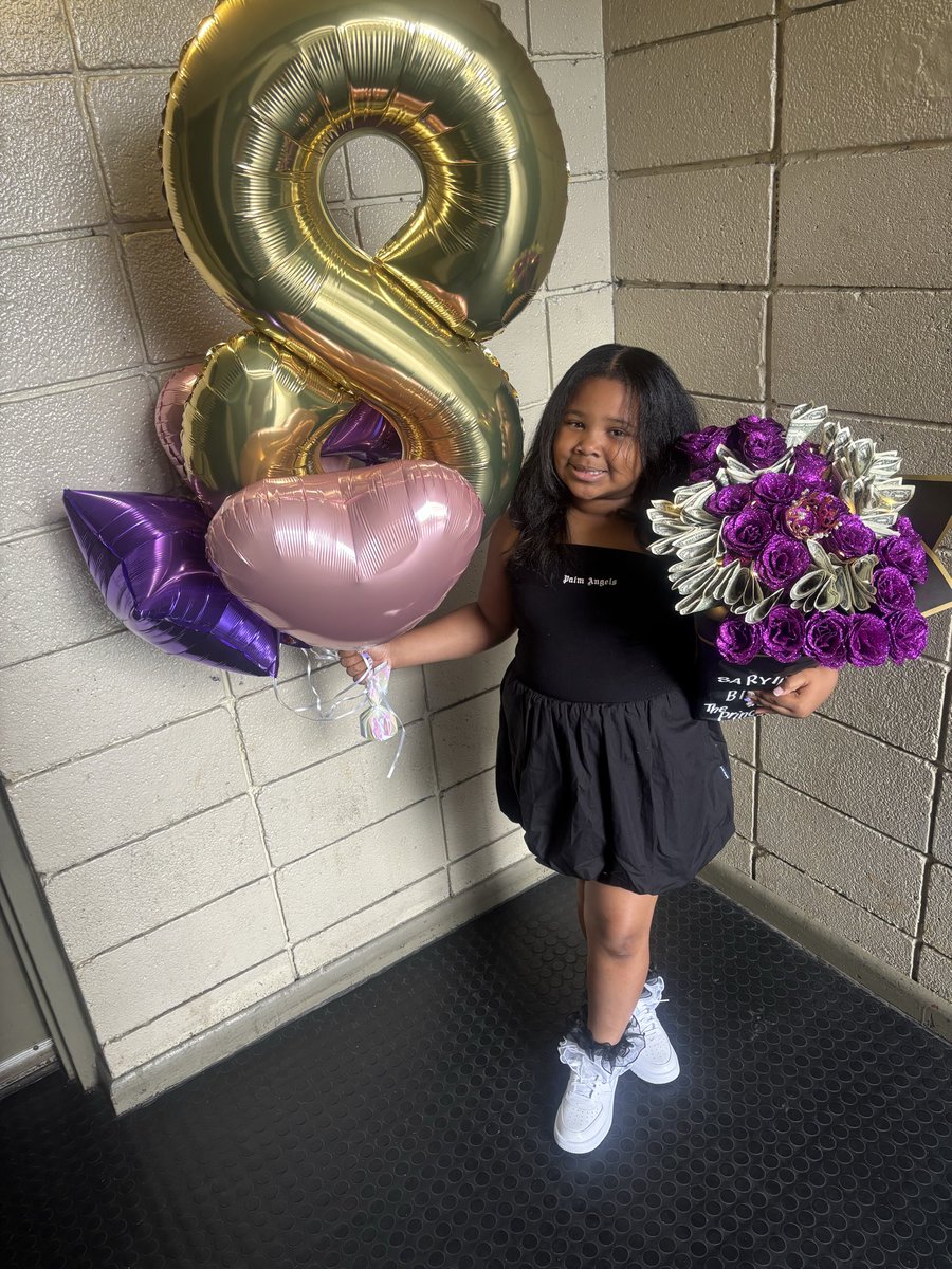 BombMotherOf3's tweet photo. 8YRS Later💜🥰 https://t.co/RafSK9jYzJ