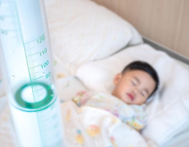 CIDRAP's tweet photo. Estimated US flu vaccine efficacy against death in kids 80% over 8 seasons.

The researchers emphasized that just over half of pediatric flu deaths occurred in children with no underlying conditions.

Read more: https://t.co/7WVjp7Ezah https://t.co/0NkEATME2u