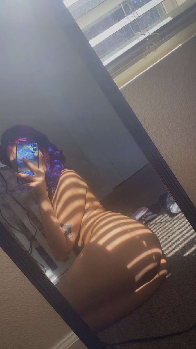kuromivampirex's tweet photo. Sneak peaks if you buy my snap 😈🩵 https://t.co/wma1nReEEB