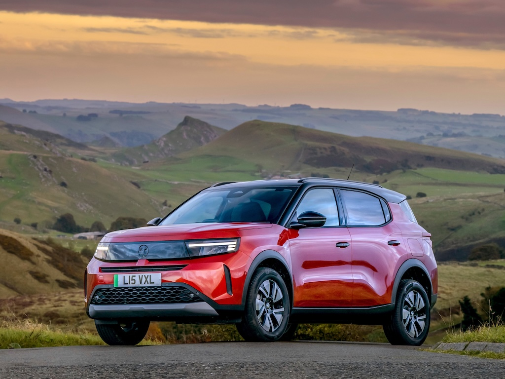 EVFleetWorld's tweet photo. Road Test: Vauxhall Frontera Electric
Another name from the past returns for the electrified future, discovers John Challen.
WHAT IS IT? C-segment electric SUV HOW MUCH? From ...
https://t.co/NURBgBHh54
#RoadTests #VauxhallFrontera https://t.co/HLoKkLG2Cw